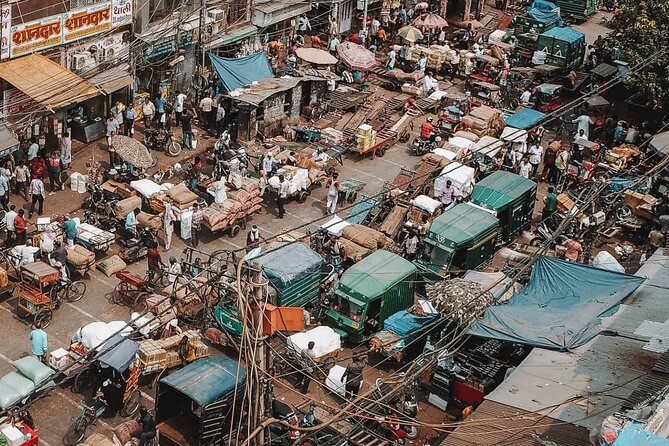 Old Delhi City Tour With Rickswa Ride! - Rickshaw Lane Time and Street Food Options: Where the Day Gets Real