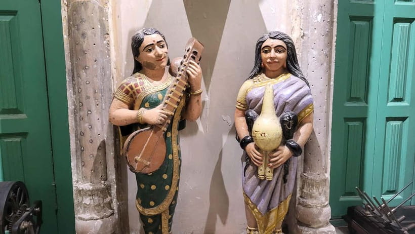 Old Delhi Haveli with live Classical dance, music & cuisine - Chawri Bazar: Traditional Dance Show as Your Second Spark
