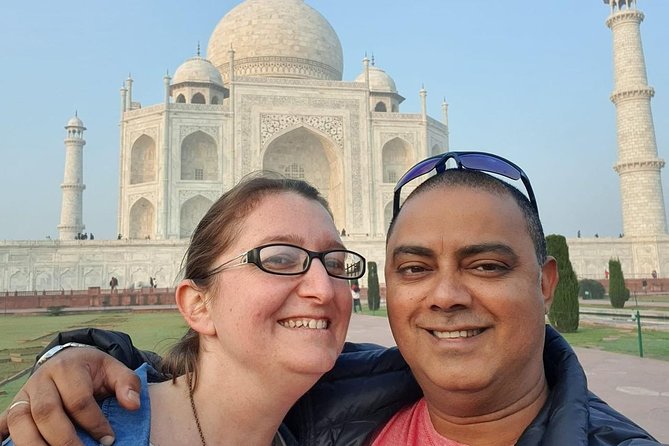 Old Delhi Heritage Walk with Rickshaw Ride - Gurudwara Sis Ganj Sahib: A Different Kind of Peace