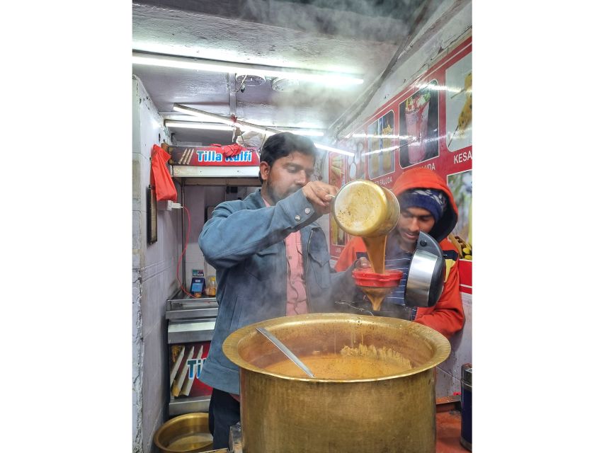 Old Delhi Like a Local: Food and Culture Walking Tour - The spice mansion stop: smell first, learn second