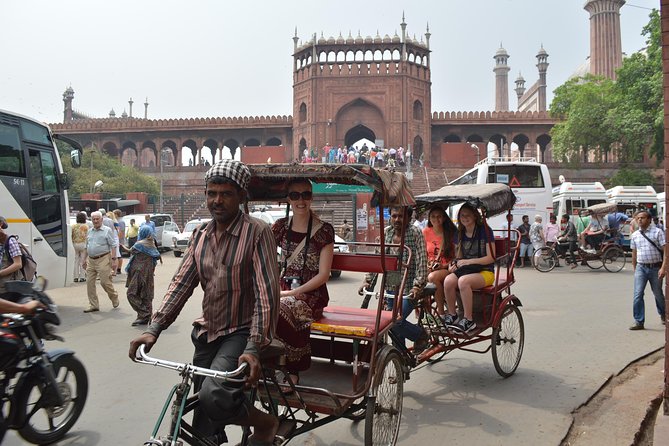 Old Delhi Photography & Food Tour with Rickshaw Ride to Masterji Kee Haveli - Getting to Masterji Kee Haveli: adding architecture and atmosphere