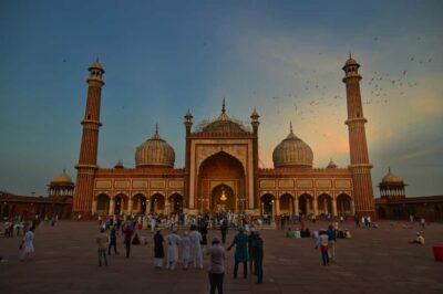Old Delhi: Red Fort, Jama Masjid & Chandni Chowk by Tuk Tuk - Red Fort: Mughal Emperors, gardens, and museum time