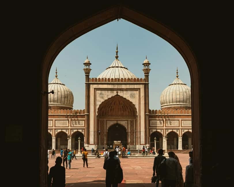Old Delhi: Red Fort, Jama Masjid & Chandni Chowk by Tuk Tuk - The guide is the secret sauce: Pallavi, Tabrez, Rishi, Suhani