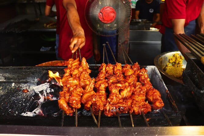 Old Delhi Street Food and Spice Market Tour - The hop from the metro to Chandni Chowk: getting oriented fast