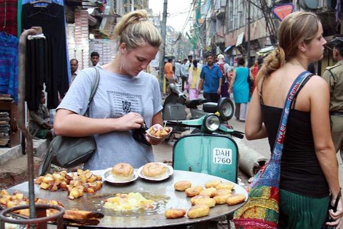 Old Delhi street Food Tour & spice market- For Indian food lover - Getting started right: pickup to Old Delhi street food rhythm