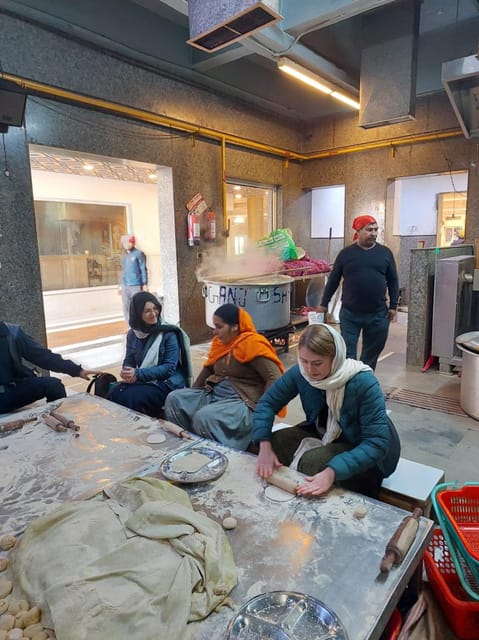 Old Delhi Temples and Spice Market Tour - Shri Digambar Jain Atishay Kshetra Lal Mandir: calm rituals amid old lanes