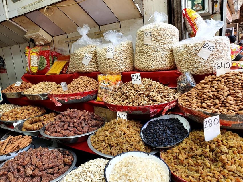 Old Delhi Temples and Spice Market Tour - Sis Ganj Guru Dwara: learning Sikhism and seeing langar in action