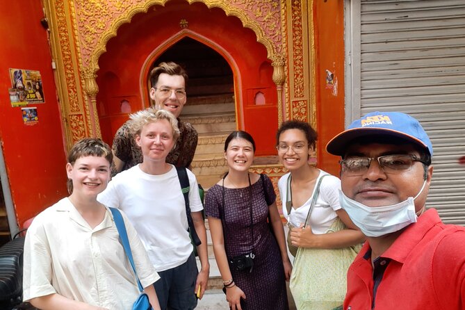 Old Delhi's heritage, Spice market, Masala Chai & food sampling - Hotel pickup, group size, and pacing: the small details that change comfort