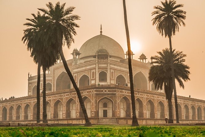 Old & New Delhi City Tour-Half Or Full Day with Options Available - Gurudwara Bangla Sahib: faith you can watch in action