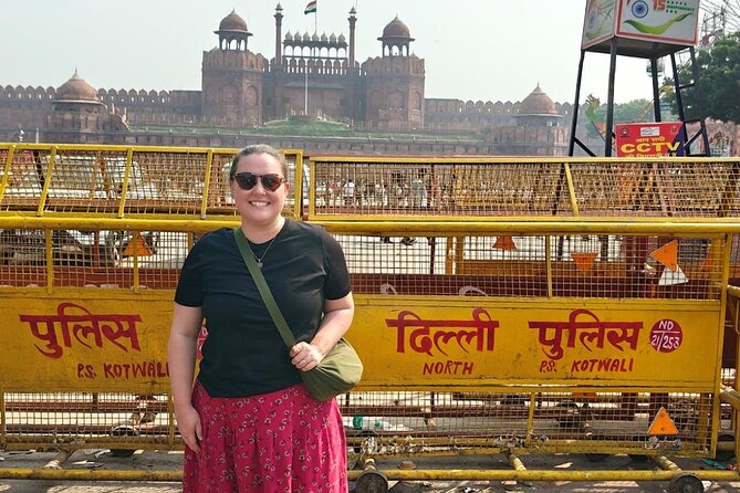 Old & New Delhi Private Tour - Female Guide & Rickshaw - Connaught Place shopping: souvenirs with less stress
