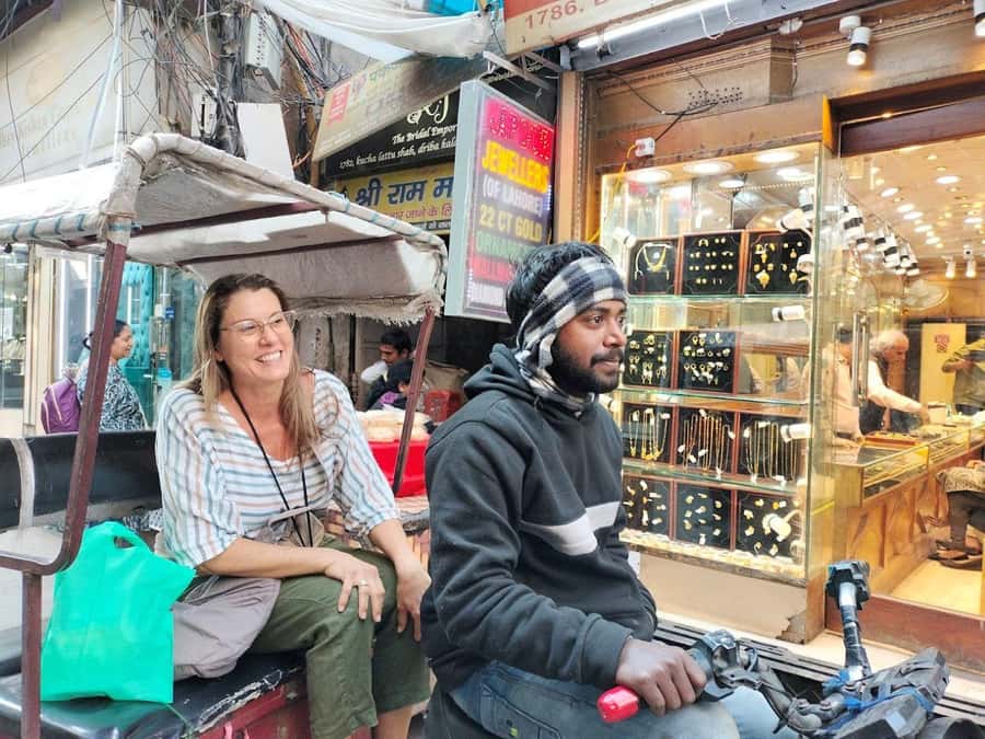 Old & New Delhi Shopping Tour with Female Consultant - Wedding Shopping and Tailoring in a Short Window: How to Use This Tour Smart