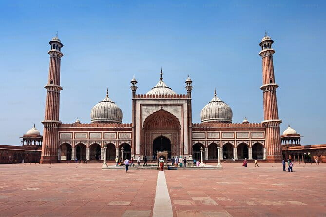 Old & New Delhi Tour : Monuments , Rickshaw Ride & Local Heritage - Jama Masjid: Mughal Scale Without Needing a Big Plan
