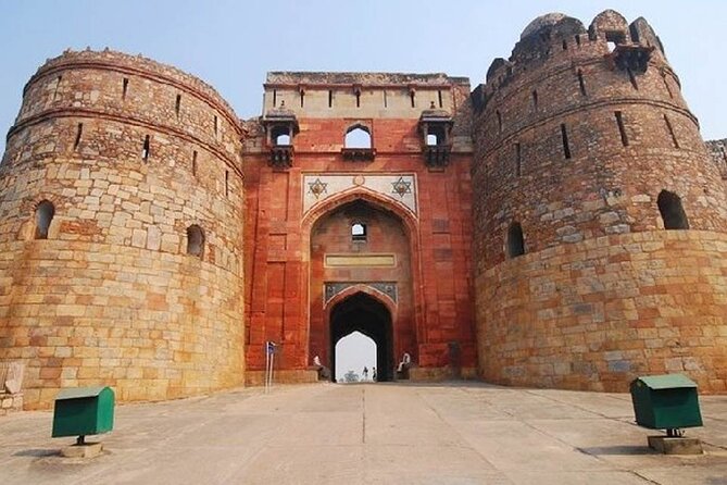 One Day New Delhi Custom Guided Sightseeing Trip by Cab - The Real Benefit of a Private Cab for Four Stops