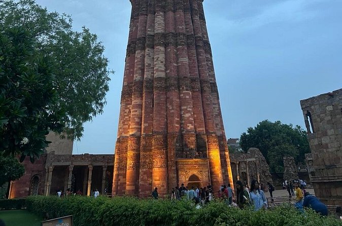 Private 5-Day Golden Triangle Tour: Delhi, Agra & Jaipur by Car - Day 4 in Jaipur: Amber Fort up by jeep, plus observatory and wind-pale photos