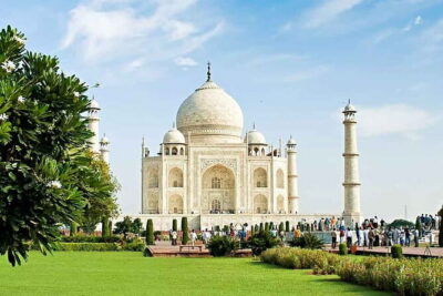 Private Agra Day Trip by Express Train -Taj Mahal & 5-Star Lunch - Taj Mahal at 10:00 AM: the main event, timed for your attention span