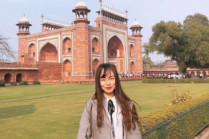 Private Car from Delhi to Taj Mahal with Driver and Local Guide - Your timing options: standard morning vs sunrise light