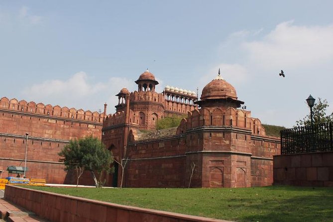 Private Custom tour of Delhi (choose from 18 places to visit) - Humayun’s Tomb and Qutub Minar: the Mughal wow-factor picks