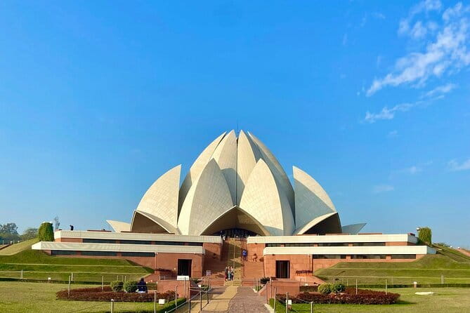 Private Customized Tour Of Old/New Delhi Spiritual Sites - Akshardham Temple: Modern Spiritual Architecture and Gardens