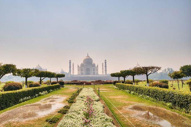 Private Day Tour of Taj Mahal and Agra Fort By Super fast train - Delhi pickup and station logistics: what you can expect