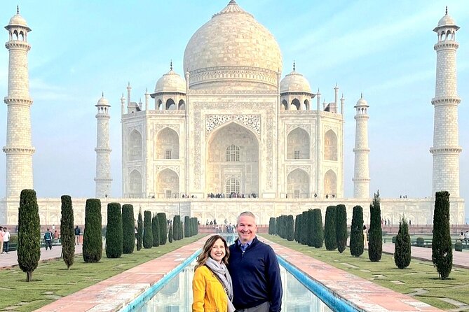 Private day tour of Taj Mahal and Agra fort by super-fast train - ALL INCLUSIVE - The guide handoff at the station: why this reduces stress