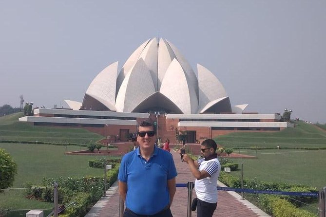 Private Delhi City Tour Including New Delhi and Old Delhi - Qutub Minar: the big vertical finale