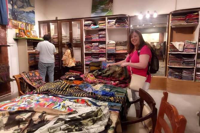 Private Delhi Shopping Tour with Female Expert - Delhi Haat craft market: modern handiwork with a traditional market feel