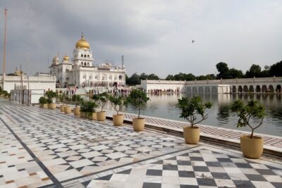 Private Delhi Spiritual and Temples Tour - Private Pickup and the Flow Through Old Delhi