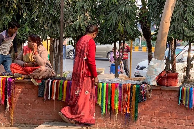 Private Delhi Tour: Lotus Temple, Qutub Minar and Dilli Haat - Dilli Haat: where lunch and shopping actually fit together