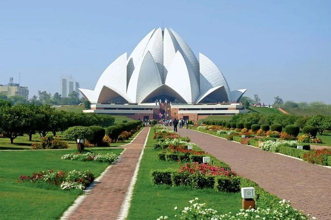Private Full Day New and Old Delhi City Tour - The real value of a private guide (especially with traffic in mind)