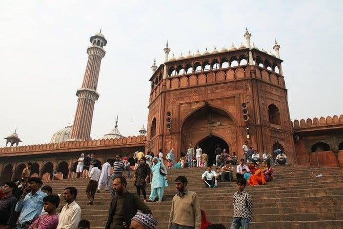 Private Full-Day Old Delhi and New Delhi City Tour - New Delhi highlights in daylight: India Gate to the Lotus Temple