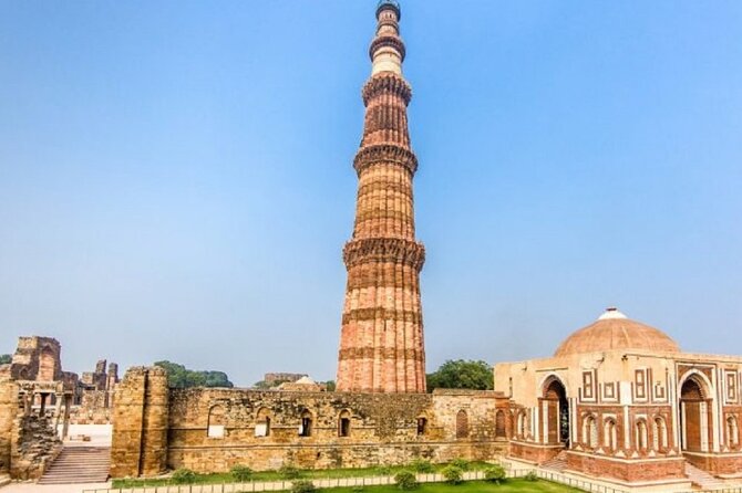 Private Full Day Old Delhi and New Delhi Tour - Jama Masjid: the Shah Jahan mosque experience in one hour