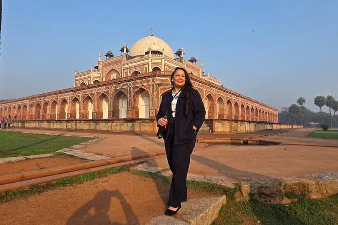 Private Guided Full Day Tour Of Old And New Delhi - Chandni Chowk and a Rickshaw Ride: Street Life You Can See, Not Just Photograph
