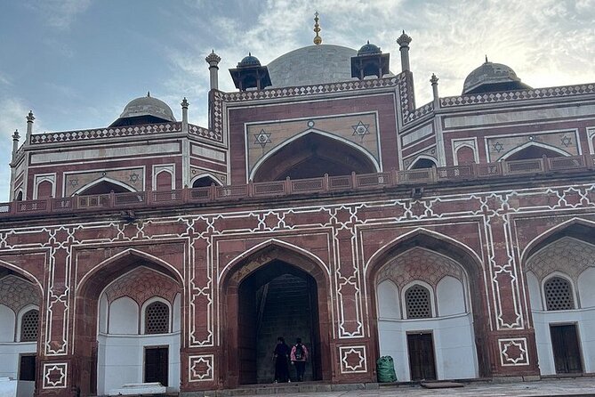 Private Half Day Delhi City Tour With Entrance Fees - Humayun’s Tomb: the UNESCO stop that deserves the longer time