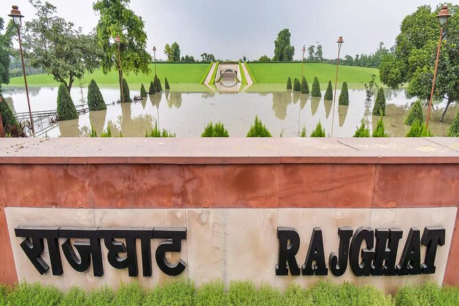 Private Half Day Old Delhi City Tour - Red Fort sighting: Mughal power at a glance