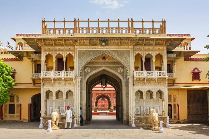 Private Jaipur Sightseeing Day Trip from Delhi - The road trip comfort factor from Delhi to Jaipur