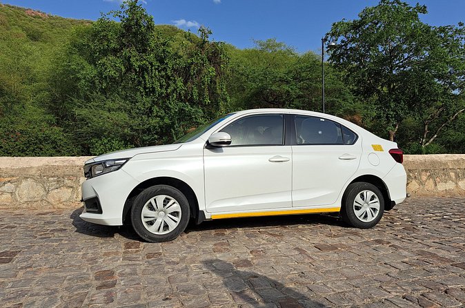 Private New Delhi Arrival Transfer Airport to Hotel/Accommodation - Should you book this DEL to New Delhi arrival transfer?