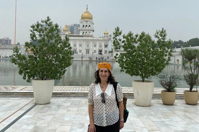 Private Old and New Delhi City Tour All Inclusive from Delhi - Lotus Temple: a free, peaceful pivot point
