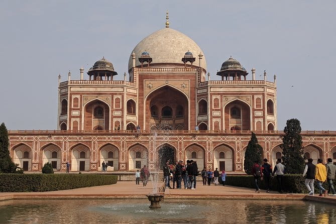 Private Old and New Delhi Full-Day Guided Tour - Price and logistics: is $33.97 per person actually a good deal?