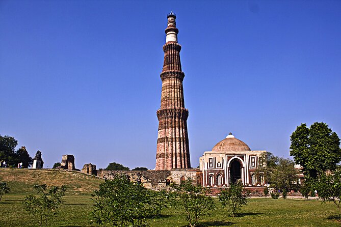 Private Old and New Delhi Full-Day Tour with Akshardham Temple - Old Delhi meets New Delhi in one focused route