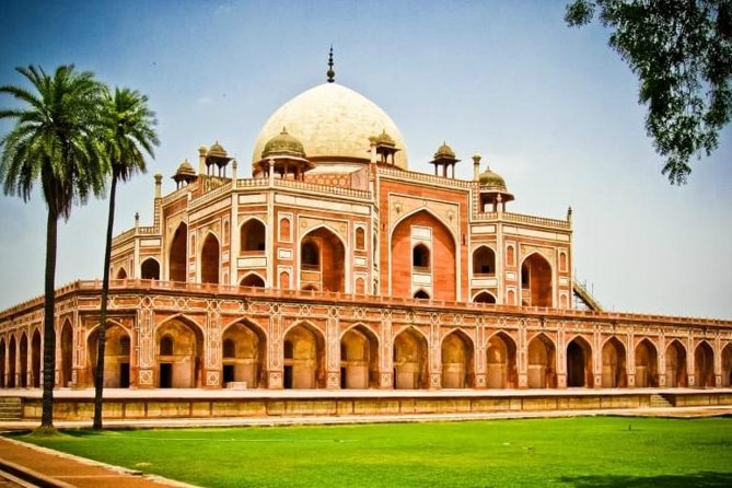 Private Old and New Delhi Full-Day Tour with Akshardham Temple - How the pickup and AC car change the whole day