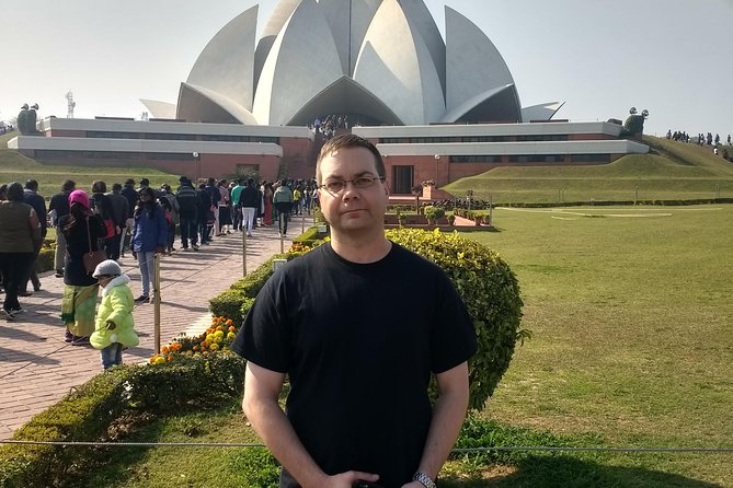 Private Old and New Delhi Tour in 8 Hours With Entrances and Lunch - Raj Ghat to Old Delhi Lanes: Starting With Meaning