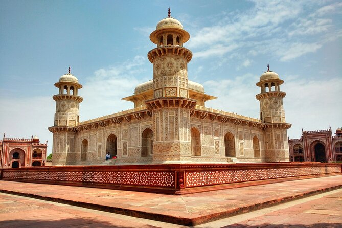 Private Sunrise Taj Mahal & Agra Day Tour from Delhi - Getting From Delhi to Agra: The Private Car Part That Actually Helps