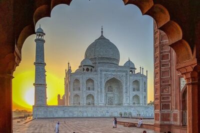 Private Sunrise Taj Mahal & Agra Fort Tour from New Delhi By Car - Sunrise at the Taj Mahal: early light plus guided context