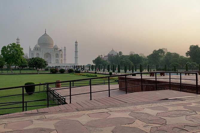 Private Sunrise Taj Mahal and Agra Fort Tour From Delhi To Agra- by AC Car - The real value: private sunrise Taj + Agra Fort for about $15