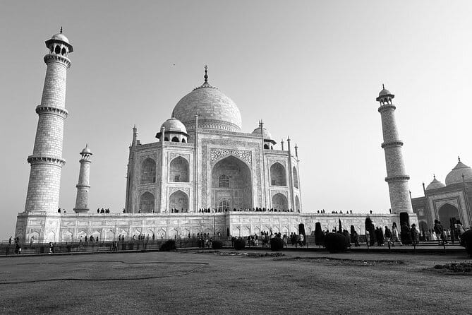 Private Sunrise Taj Mahal Tour – " Round Trip from Delhi by Car " - Taj Mahal at sunrise: making your 3 hours count