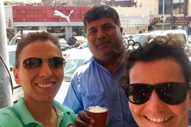 Private Taj Mahal Agra fort Day Trip from Delhi By Car - Guides and drivers: the human touch that makes or breaks it