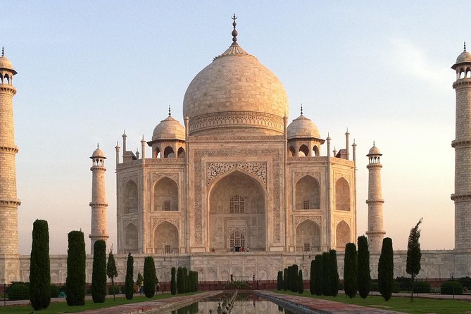 Private Taj Mahal & Agra Fort Tour from Delhi by Car - The Driver and Guide Setup: What Private Really Means Here