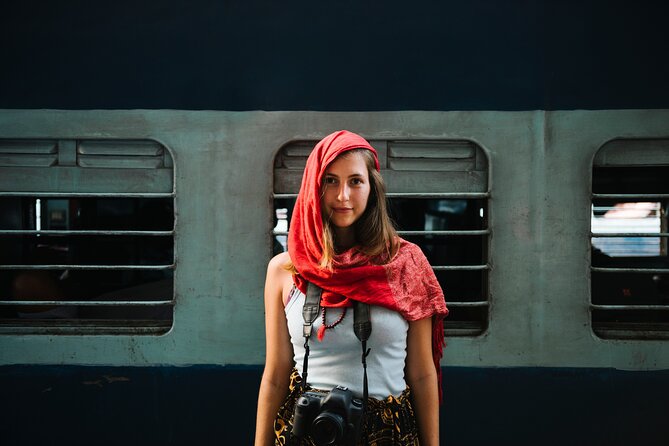Private Taj Mahal & Agra Tour by Express Train From - Delhi - Taj Mahal with a guide: what you gain beyond the ticket