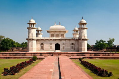 Private Taj Mahal Sunrise Tour and Agra Sightseeing from Delhi - Private car from Delhi: what you get (and how the car size works)