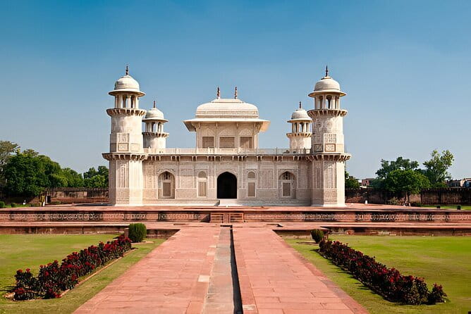 Private Taj Mahal Sunrise Tour and Agra Sightseeing from Delhi - Private car from Delhi: what you get (and how the car size works)